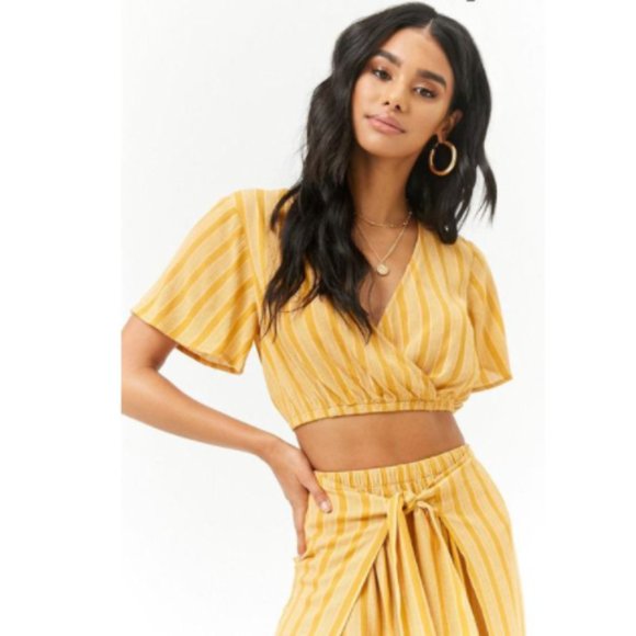 Forever 21 Striped Set Crop Top and Split-Leg Pant - Picture 2 of 16